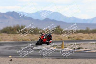 media/Nov-16-2025-Race Pace (Sun) [[8c5fa54630]]/Non Verified Riders (1st 20 Minutes)/5-Turn 15 (110pm)/